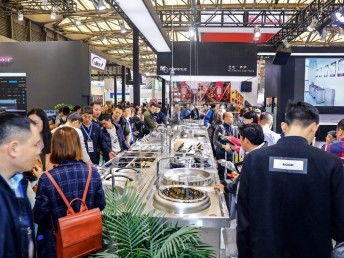 走进上海 车展与美博会的视觉盛宴——“云摄影+摇臂”如何定义现场体验